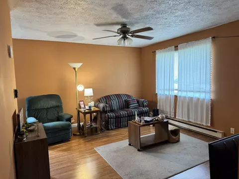 Living - 809 Boone Pl, Morehead, KY 40351 photo 2 of 2