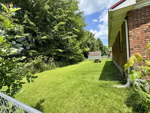 Exterior - 809 Boone Pl, Morehead, KY 40351 photo 2 of 2