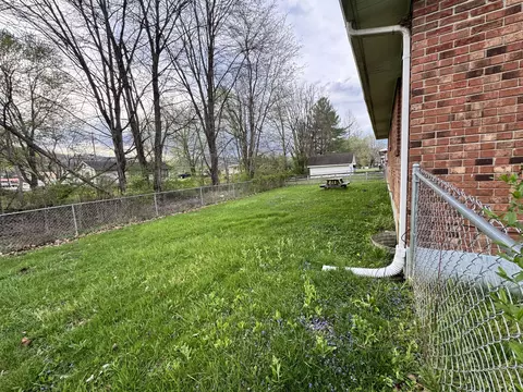 Exterior - 809 Boone Pl, Morehead, KY 40351 photo 1 of 2