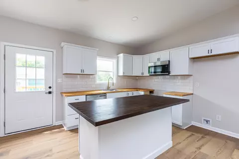 1933 Thatchers Mill Rd, Paris, KY 40361