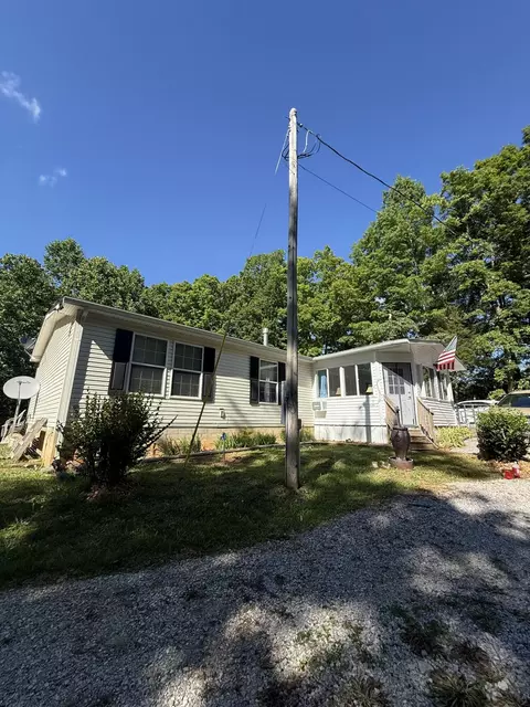 266 Carmel Ln, Albany, KY 42602