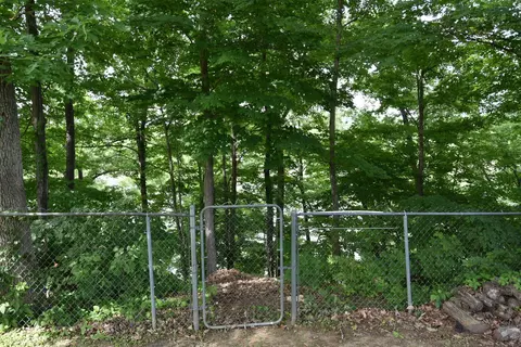 Exterior - 736 E Lakeshore Dr, Burnside, KY 42519 photo 8 of 13