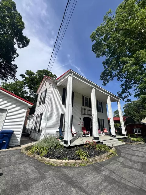 Exterior - 736 E Lakeshore Dr, Burnside, KY 42519 photo 2 of 13
