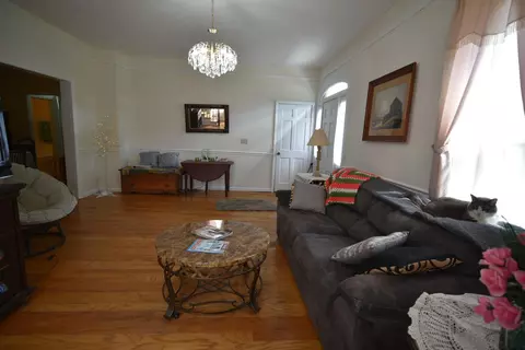 Entry Way - 736 E Lakeshore Dr, Burnside, KY 42519 photo 1 of 9