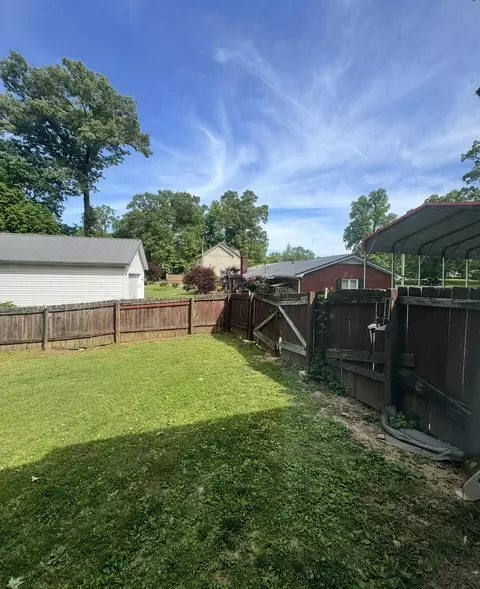 Exterior - 736 E Lakeshore Dr, Burnside, KY 42519 photo 10 of 13