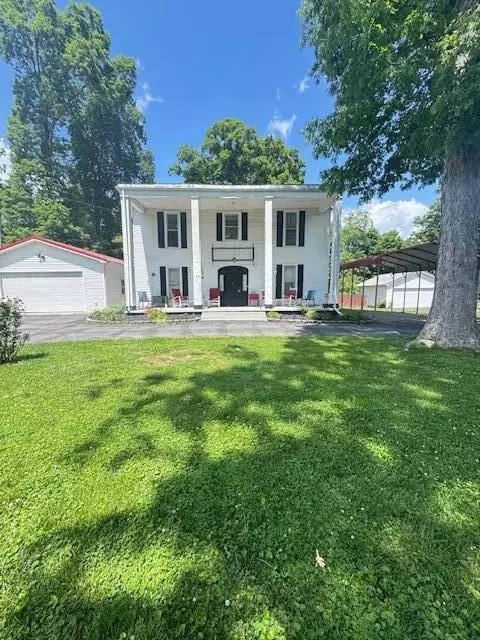736 E Lakeshore Dr, Burnside, KY 42519