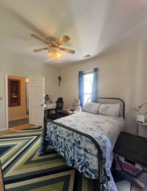 Bedroom - 736 E Lakeshore Dr, Burnside, KY 42519 photo 5 of 6