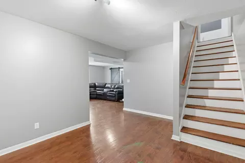 Entry Way - 108 Bartlett Ct, Berea, KY 40403 photo 2 of 2