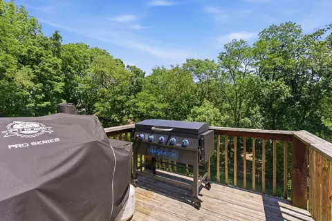 Exterior - 108 Bartlett Ct, Berea, KY 40403 photo 3 of 8