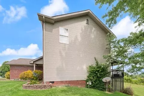 Exterior - 148 Saddlebrook Cir, Berea, KY 40403 photo 13 of 15