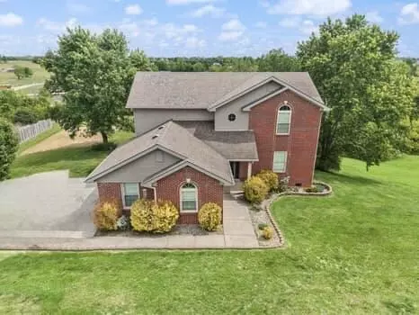 Exterior - 148 Saddlebrook Cir, Berea, KY 40403 photo 2 of 15