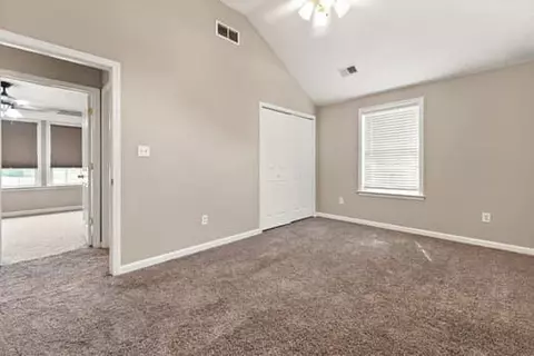 Bedroom - 148 Saddlebrook Cir, Berea, KY 40403 photo 2 of 14