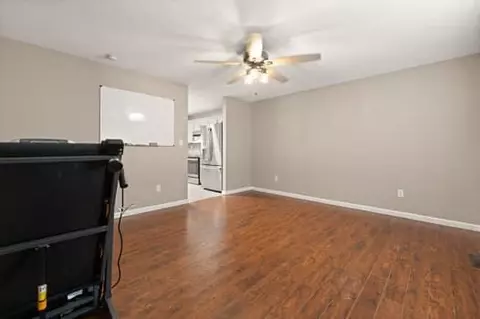 Living - 148 Saddlebrook Cir, Berea, KY 40403 photo 6 of 6
