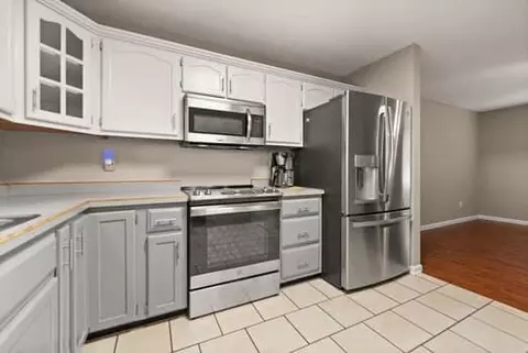 Kitchen - 148 Saddlebrook Cir, Berea, KY 40403 photo 3 of 3