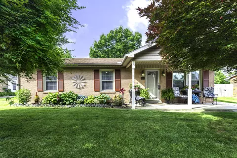 843 Kingsway Dr, Versailles, KY 40383