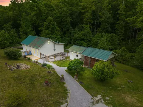 2585 Hazel Patch Rd, East Bernstadt, KY 40729