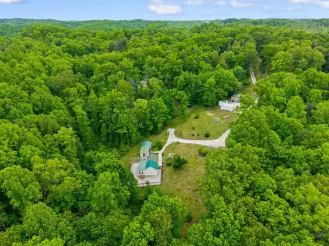 2585 Hazel Patch Rd, East Bernstadt, KY 40729