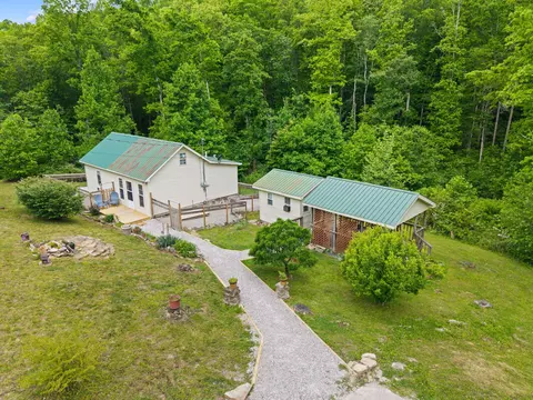 2585 Hazel Patch Rd, East Bernstadt, KY 40729