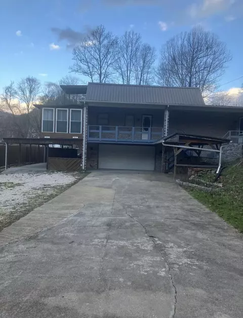 41 Woodland, Paintsville, KY 41240