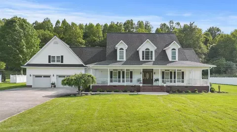 3222 Carriage Hill Ct, Catlettsburg, KY 41129