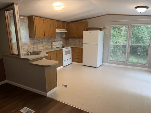 Kitchen - 1326 Bacon Creek Rd, Corbin, KY 40701 photo 2 of 2