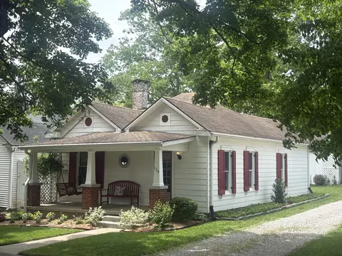 129 S Gratz St, Midway, KY 40347