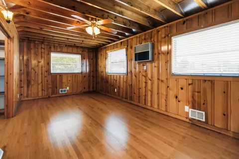Living - 404 Ford St, Corbin, KY 40701 photo 9 of 11