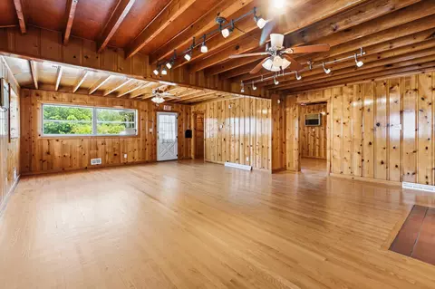 Living - 404 Ford St, Corbin, KY 40701 photo 1 of 11