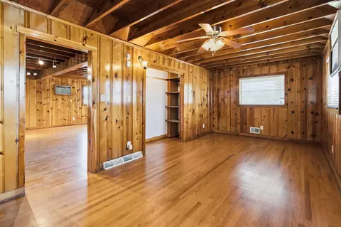 Living - 404 Ford St, Corbin, KY 40701 photo 10 of 11