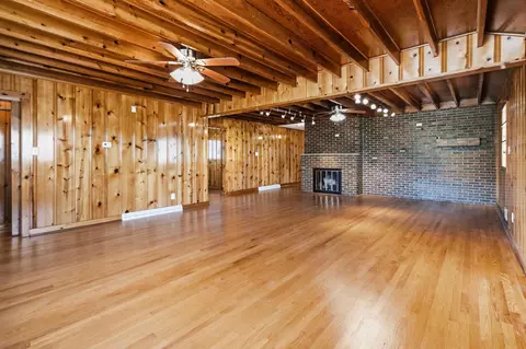Living - 404 Ford St, Corbin, KY 40701 photo 3 of 11