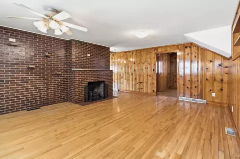 Living - 404 Ford St, Corbin, KY 40701 photo 6 of 11