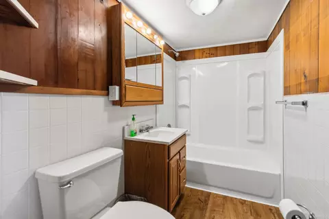 Bath - 404 Ford St, Corbin, KY 40701 photo 1 of 2