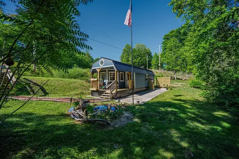 22 Randa Smith Rd, Beattyville, KY 41311