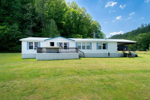 153 R Vancleve Rd, Campton, KY 41301