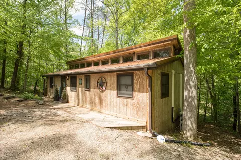 Exterior - 2040 Echo Point Rd, Bronston, KY 42518 photo 13 of 32