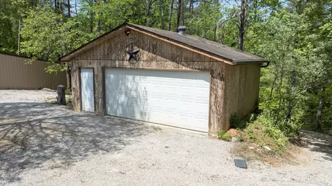 Exterior - 2040 Echo Point Rd, Bronston, KY 42518 photo 2 of 32