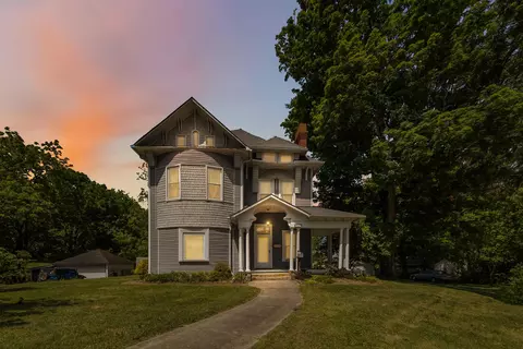 217 Lexington St, Lancaster, KY 40444