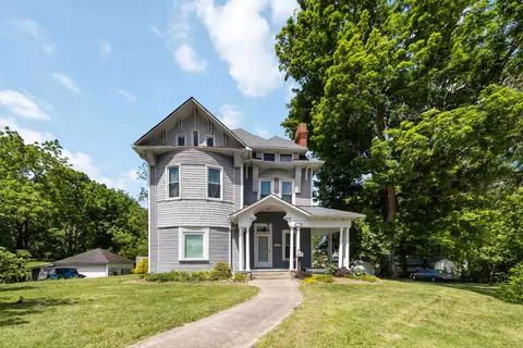217 Lexington St, Lancaster, KY 40444