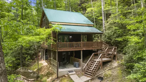 77 Lloyd Ln, Stanton, KY 40380