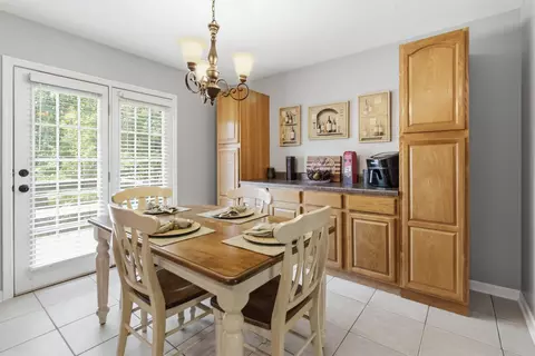 Dining - 604 John St, Corbin, KY 40701 photo 1 of 4