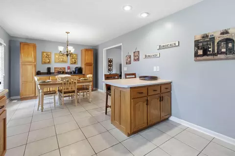 Dining - 604 John St, Corbin, KY 40701 photo 4 of 4