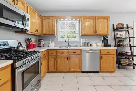 Kitchen - 604 John St, Corbin, KY 40701 photo 4 of 4