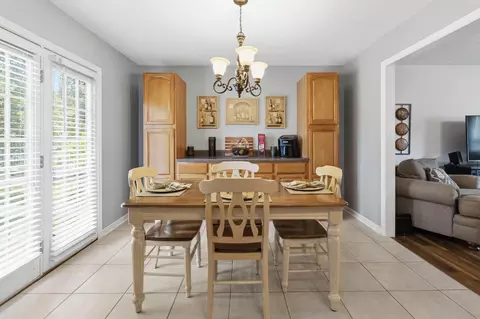 Dining - 604 John St, Corbin, KY 40701 photo 2 of 4