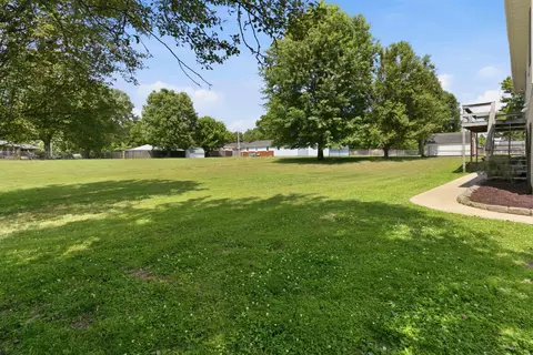 Exterior - 604 John St, Corbin, KY 40701 photo 5 of 9