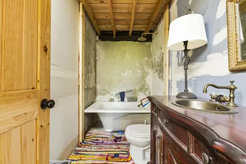 Bath - 1237 High Rock Rd # B, Stanton, KY 40380 photo 2 of 3