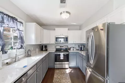 Kitchen - 108 Back Stretch Dr, Georgetown, KY 40324 photo 1 of 4
