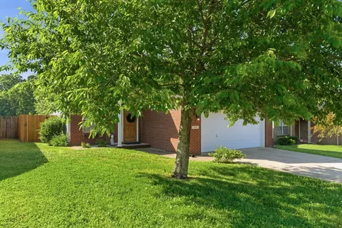 Exterior - 108 Back Stretch Dr, Georgetown, KY 40324 photo 6 of 7