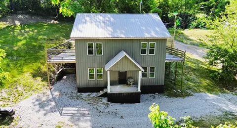 335 Hillside St, Olive Hill, KY 41164