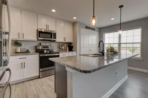 Kitchen - 207 Pleasant View Dr, Georgetown, KY 40324 photo 2 of 3