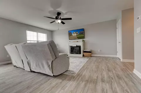 Living - 207 Pleasant View Dr, Georgetown, KY 40324 photo 2 of 2